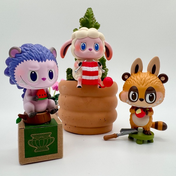 POP MART Labubu THE MONSTERS Animals Series Figure - Raccoon - Picture 3 of 3